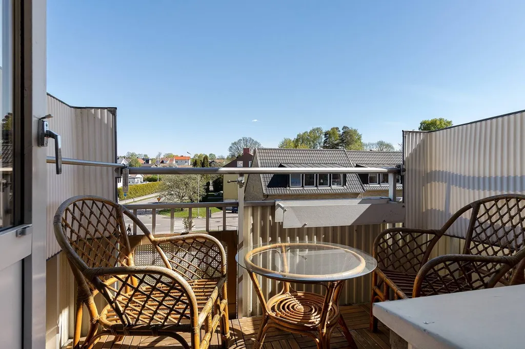 Rõdu - Apartment with Balcony in Stavre, Trollhättan
