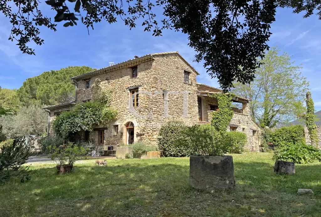 Extérieur - Maison Campagnarde en Pierre avec Vue Panoramique en Provence