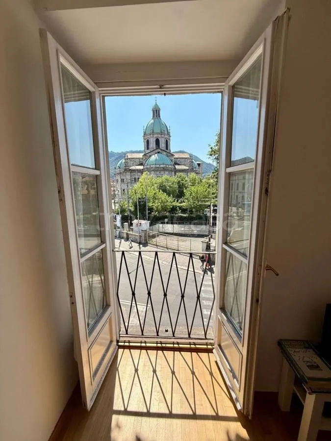 Balcon - Bright Studio Flat near Como Cathedral