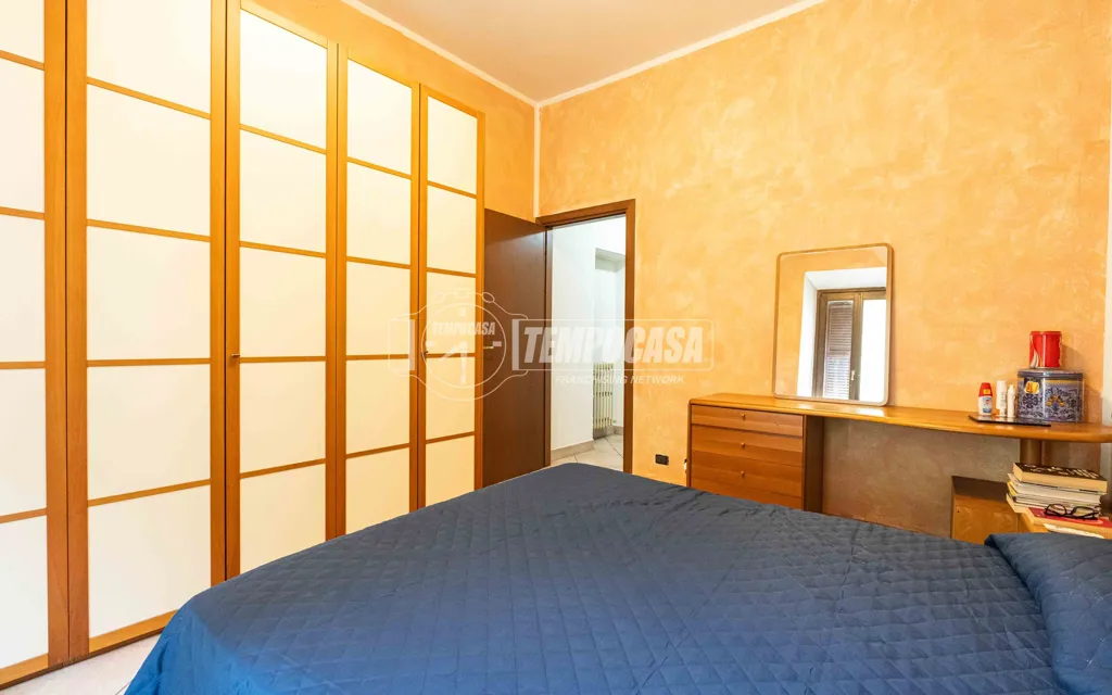 Camere da letto - Bright Trilocale with Loggia in Bosisio Parini