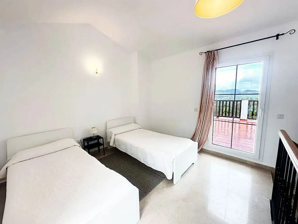 Magamistoad - Terraced House with Pool in Lauro Golf
