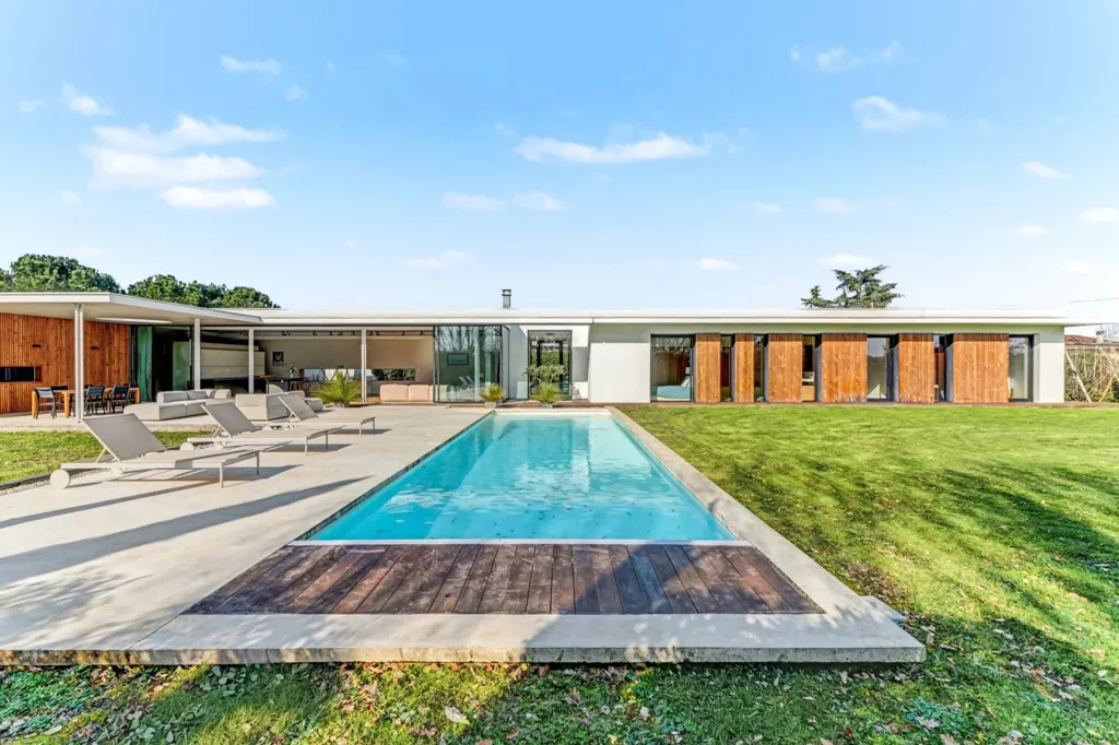 Bassein - Architect's Villa with Pool near Toulouse