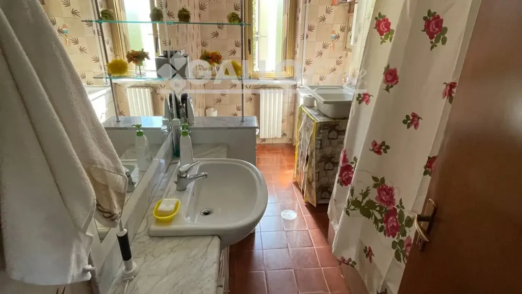 Salles de bain - Apartment with Balconies near Cosenza