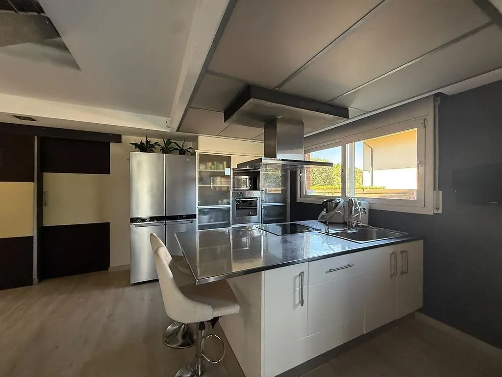 Cuisine - Chalet with Pool and Terrace in Gurb