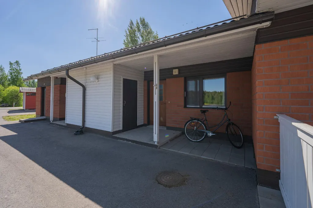 Exterior - Compact Terraced House with Garden in Nilsiä