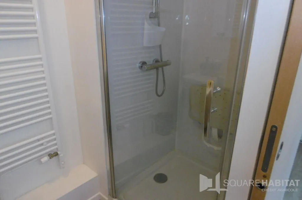 Salles de bain - Appartement Meublé Rez-de-Chaussée à Vichy