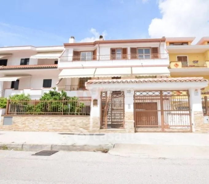 Välivaade - Terraced Villa with Solar Panels in Nuoro