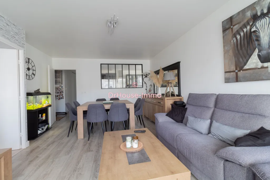 Elutuba - Renovated Flat with Balcony in Trappes