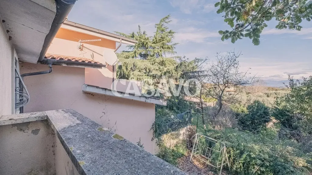 Balcony - Bifamiliar Villa with Garden in Formello