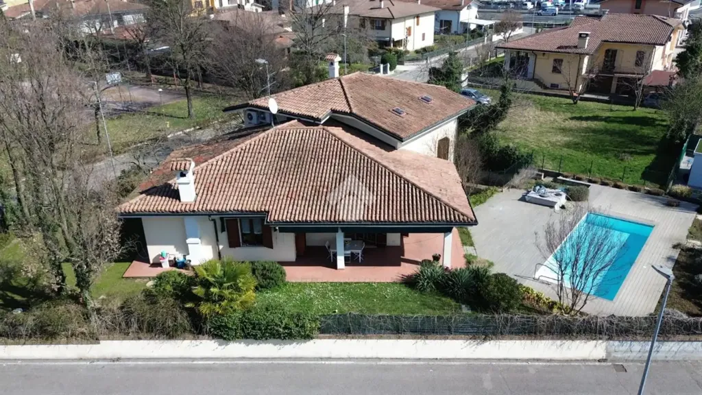 Vue aérienne - Villa with Pool in Porto Mantovano