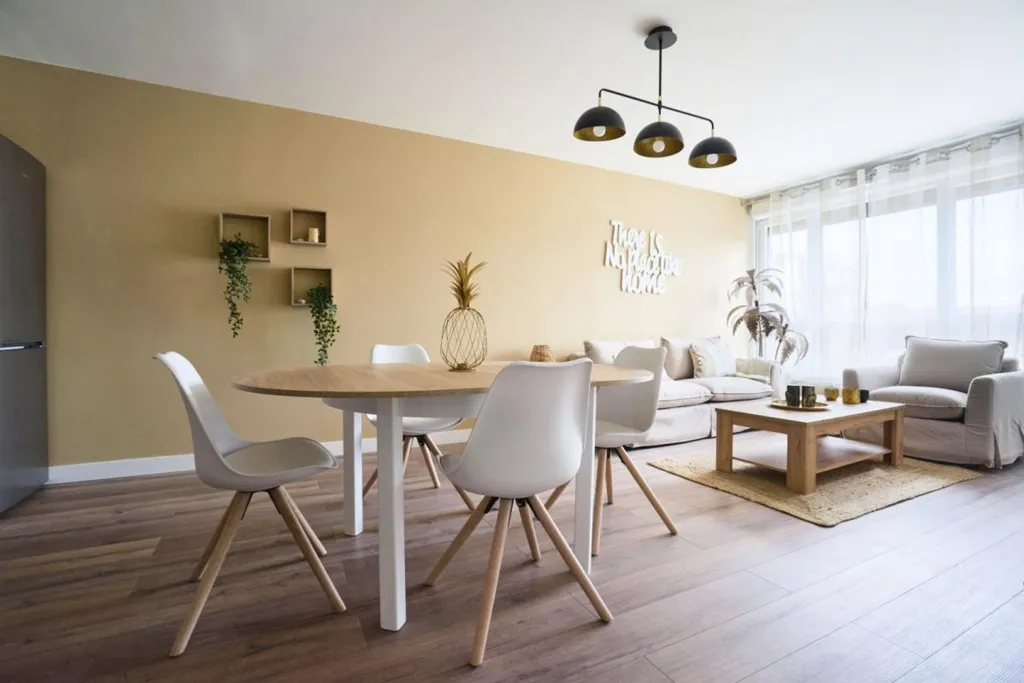 Salle à manger - Colocation Meublée avec Balcon à Lille