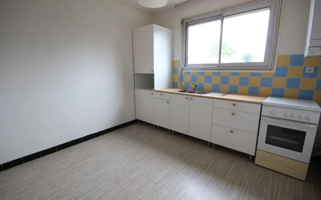 Köök - Studio Apartment with Central Heating in Brest