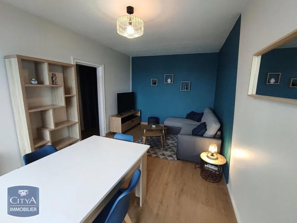 Salle à manger - Chambre Meublée avec Balcon à Limoges
