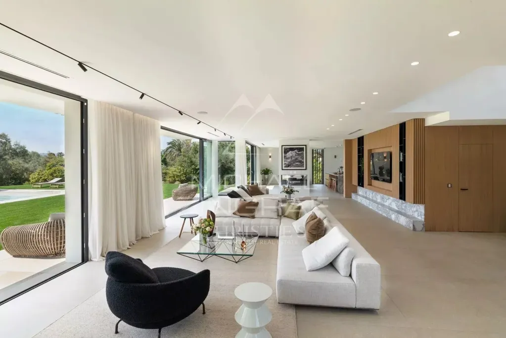 Elutuba - Contemporary Villa with Pool near Cap d’Antibes