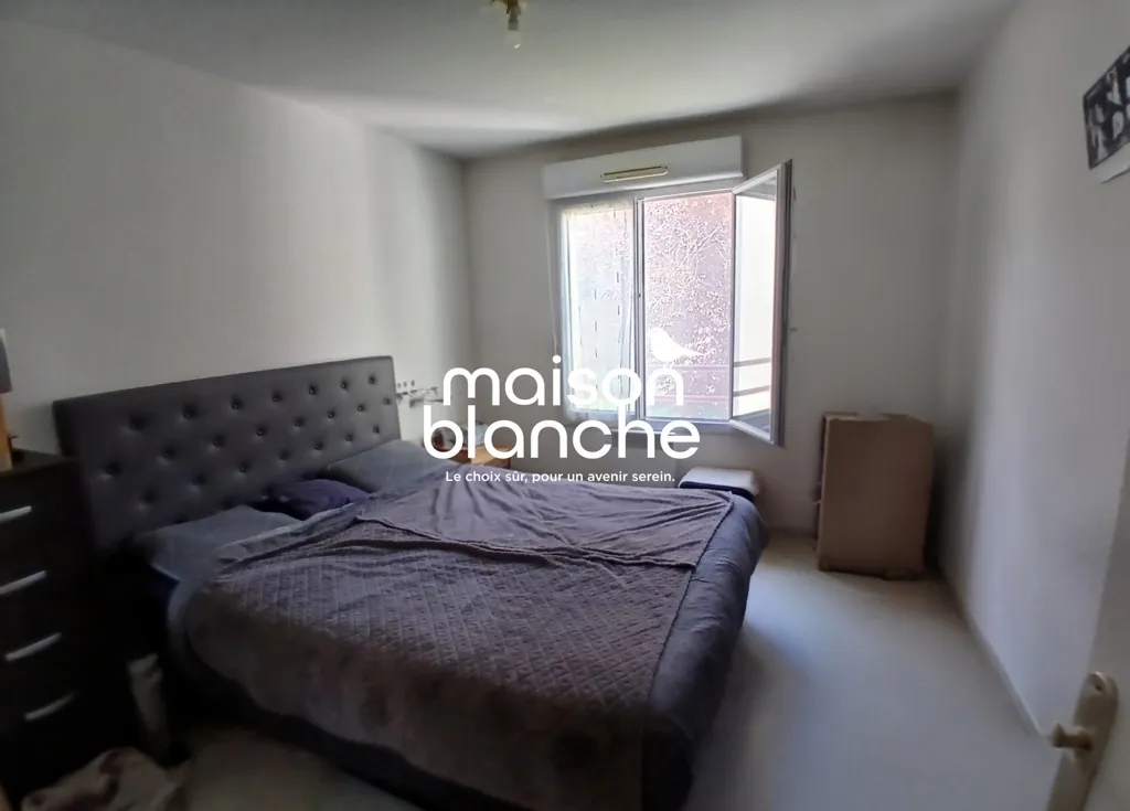 Chambres - Appartement Lumineux avec Balcon à Partenay
