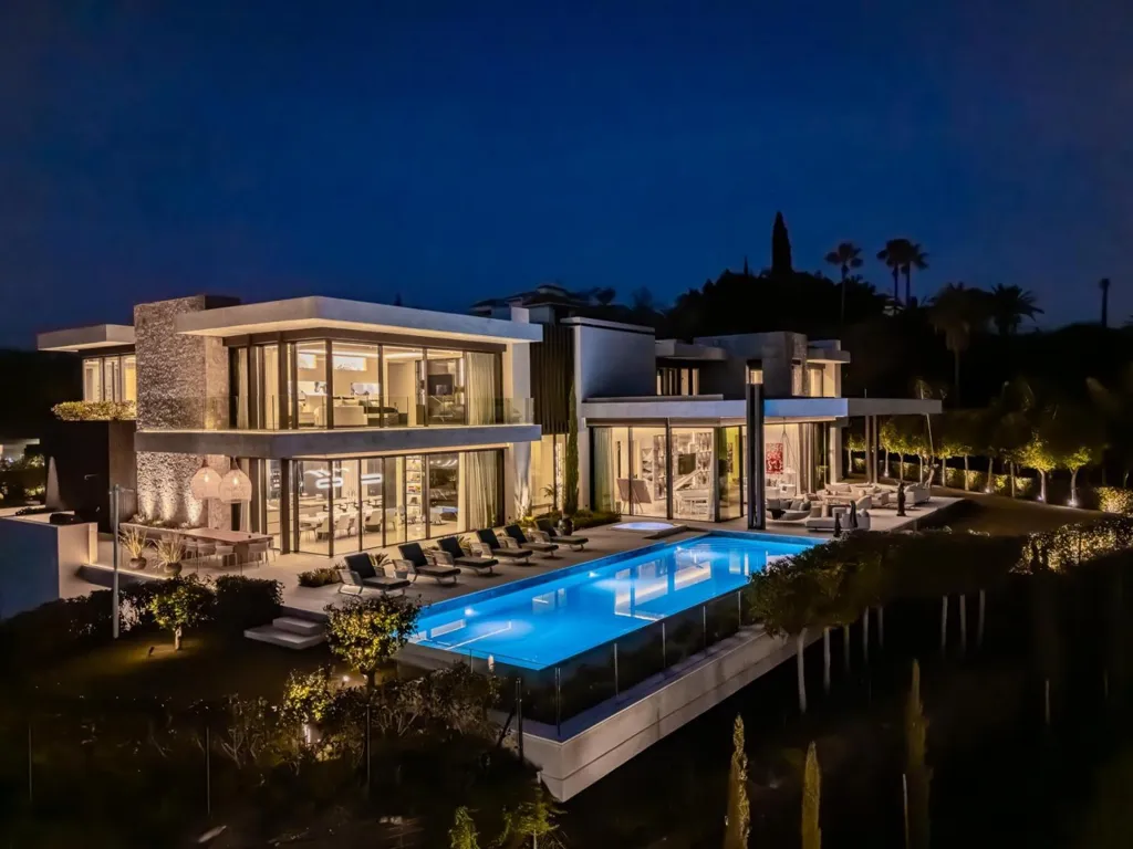 Bassein - Detached Villa with Infinity Pool in Benahavís