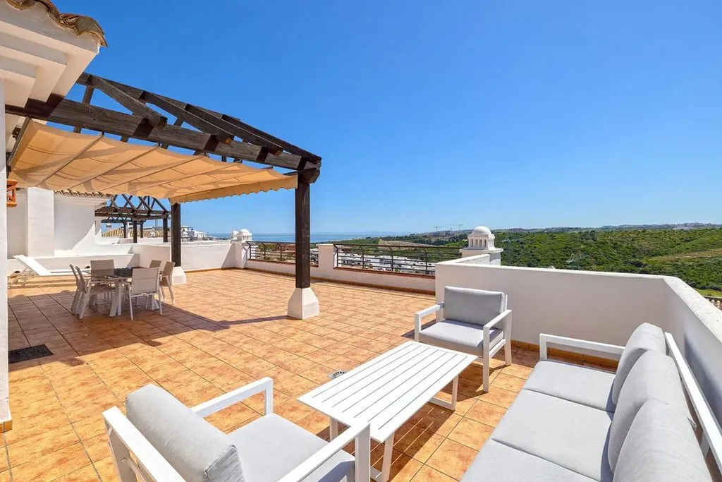 Terrace - Luxury Flat with Pool in Casares, Andalusia