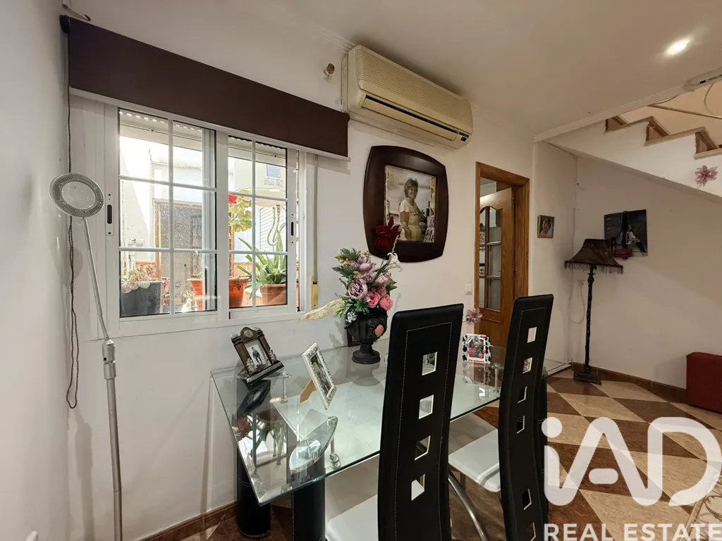 Salle à manger - Spacious Adjoined House with Terrace in Isla Chica