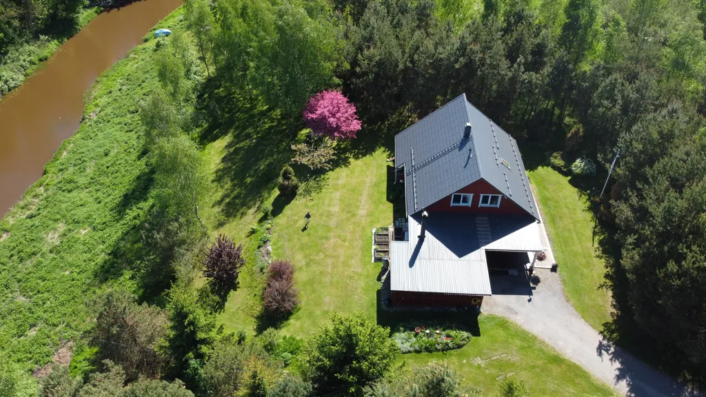 5-toaline maja asukohas Tori vald