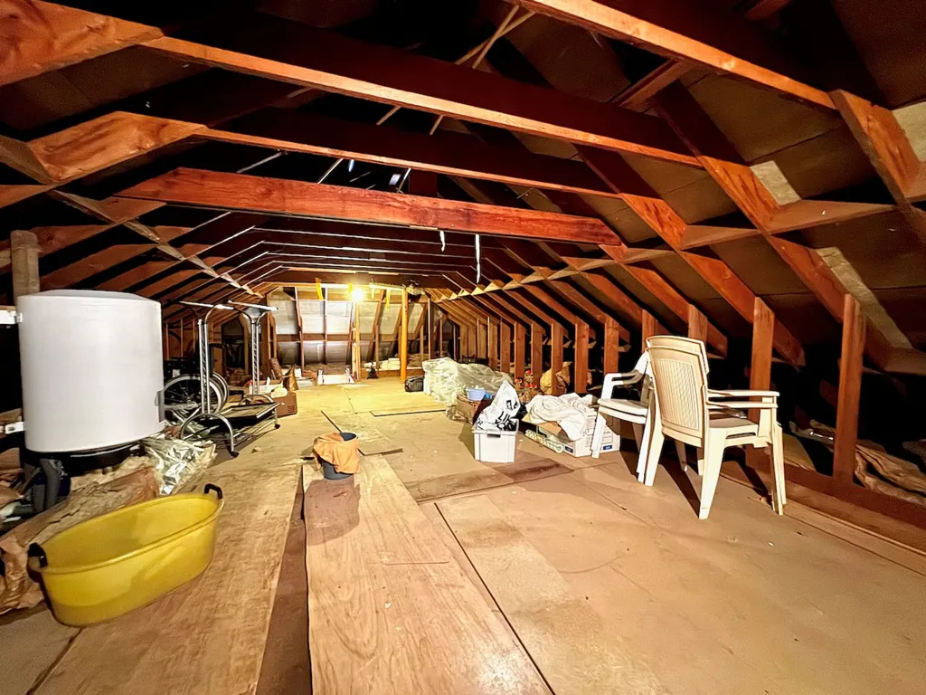 Toad - Bungalow with Large Garage in Ertvelde