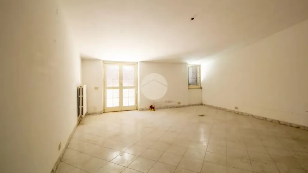 Toad - Quadrilocale with Balcony in San Polo dei Cavalieri