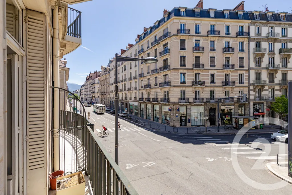 Esterno - 6-Piece Flat with Balcony in Grenoble