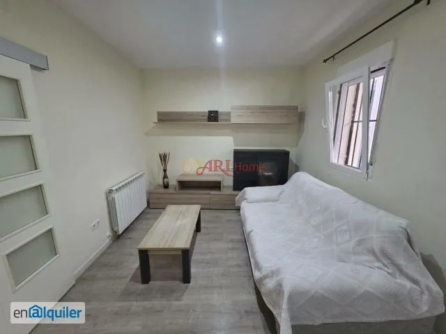 Soggiorno - Furnished Flat with Ascender in Carabanchel