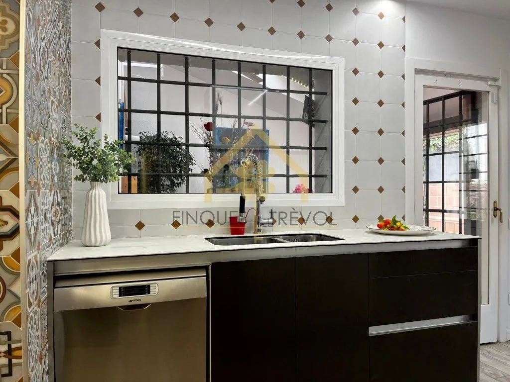 Kitchen - Luxury House with Pool in La Garriga