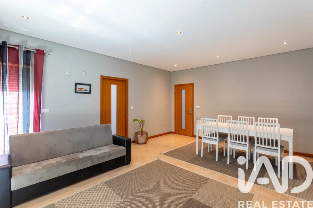 Salle à manger - T3 Apartment with Private Terrace in Pardilhó Centre