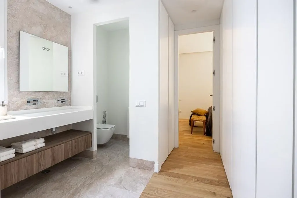 Vannitoad - Luxury East-Facing Apartment in JERONIMOS, Madrid