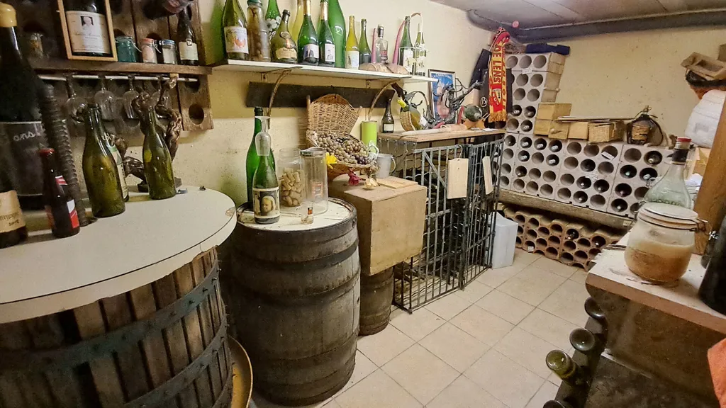6-toaline maja asukohas Chablis