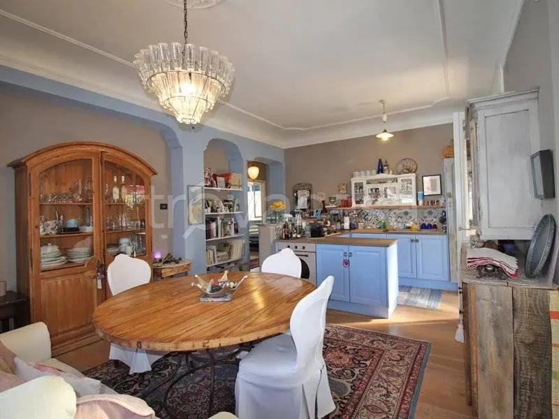 Sala da pranzo - Villa with Panoramic Garden in Dogliani Castello