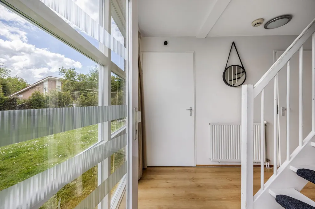 Esik - Villa with Large Garden in Zeewolde