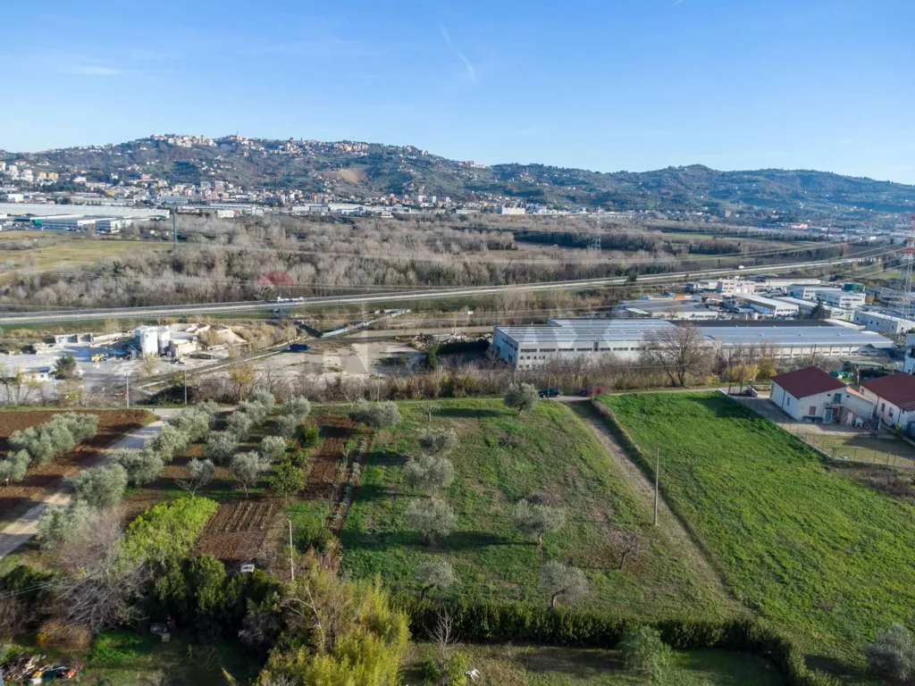 Vue aérienne - Buildable Land with Strategic Access in Cepagatti