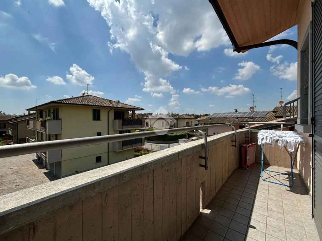 Balcon - Three-Bedroom Apartment with Private Courtyard in Rivolta d'Adda