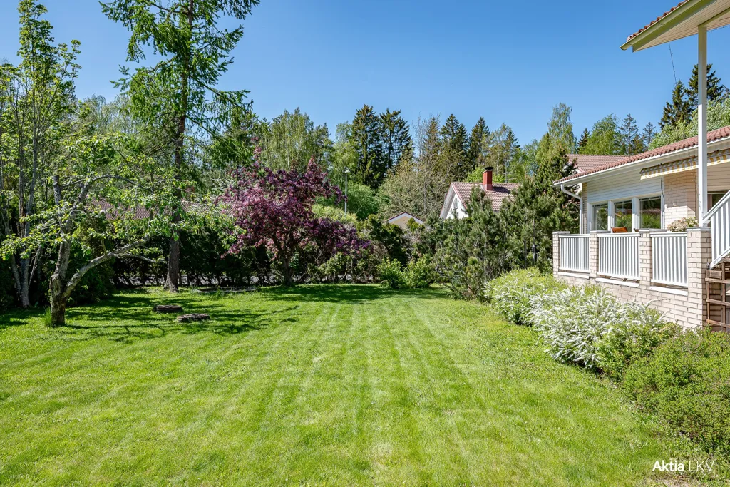 Giardino - Detached House with Pool in Ravals, Kirkkonummi
