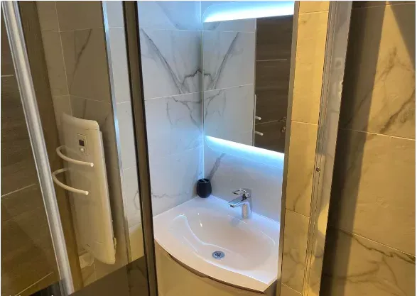 Vannitoad - 1-Bed Flat with Terrace in Cannes Centre