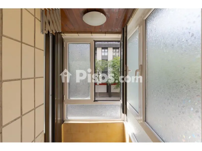 Balcone - Bright Corner Flat with Balcony in Calle de los Podavines