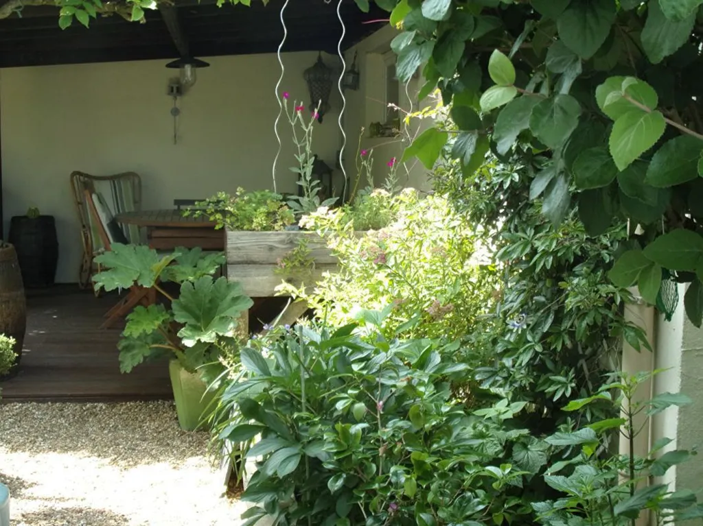 Terrace - Restored Character House with Garden in Vernon