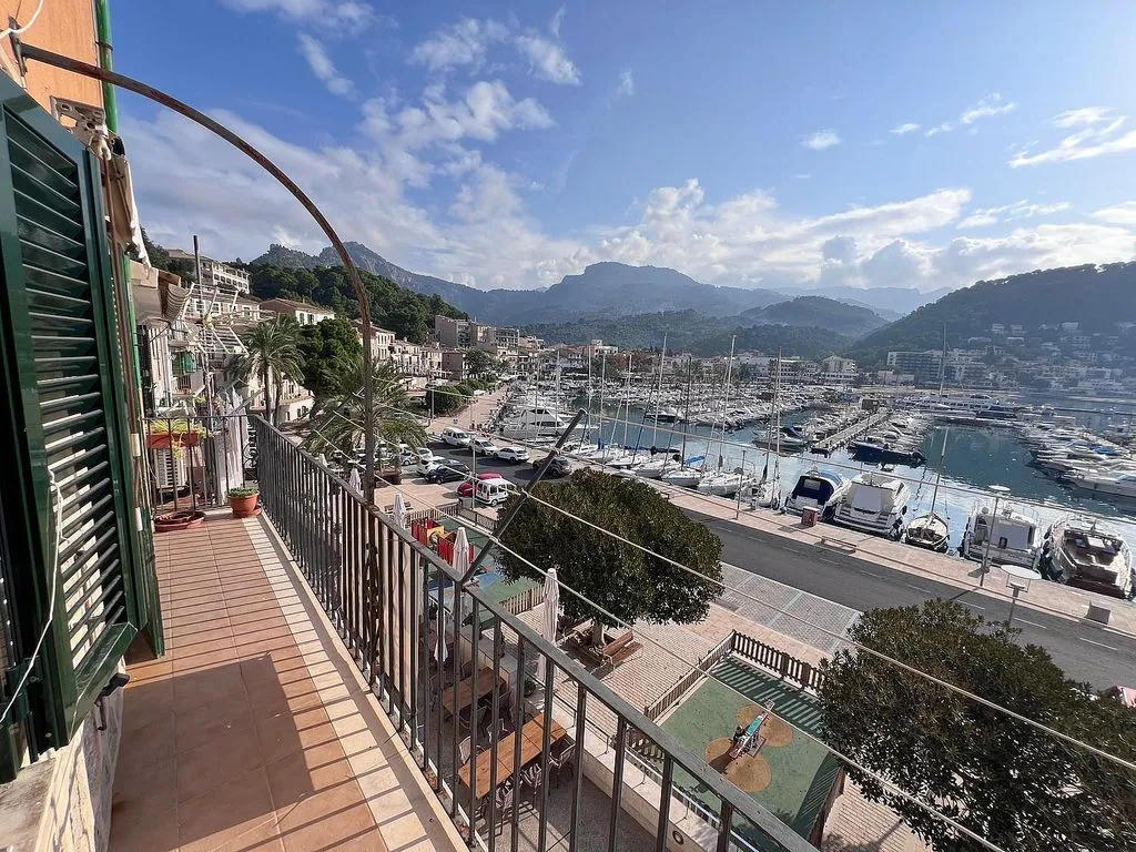 Rõdu - Duplex with Balcony in Sóller Harbour