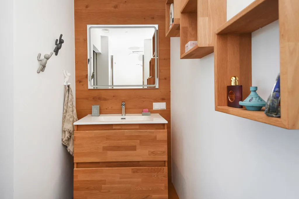 Vannitoad - Modernised Flat with Terrace in Essesteijn