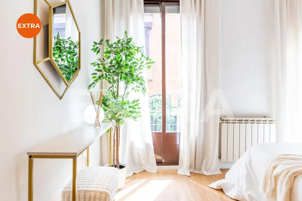 Chambres - Semi-detached Flat with Balconies in Castilla, Madrid
