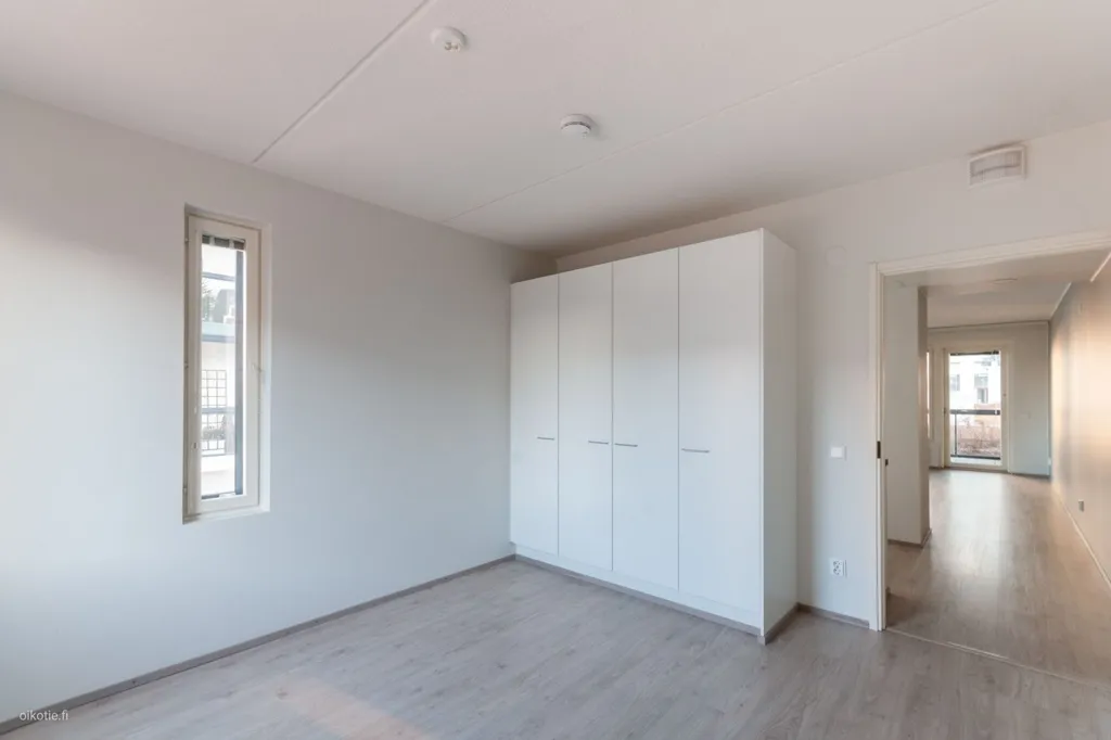 Magamistoad - Bright Triangular Apartment with Balcony in Tikkurila
