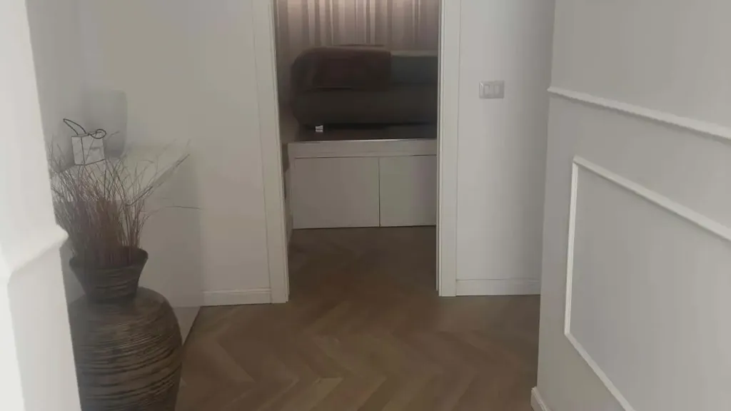 hallway_entrance