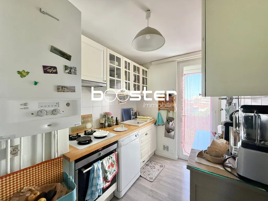 Cuisine - Appartement Traversant avec Balcons au Cœur de Patte d'Oie