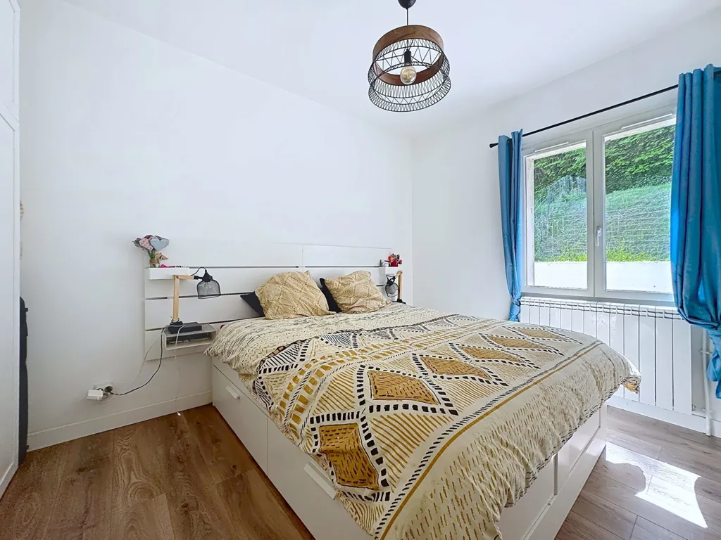 Chambres - Appartement Rénové avec Jardin et Terrasse à Gières
