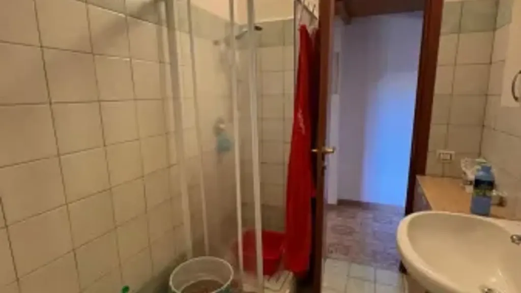 Bagni - Terraced Two-Bedroom Apartment in Anzio