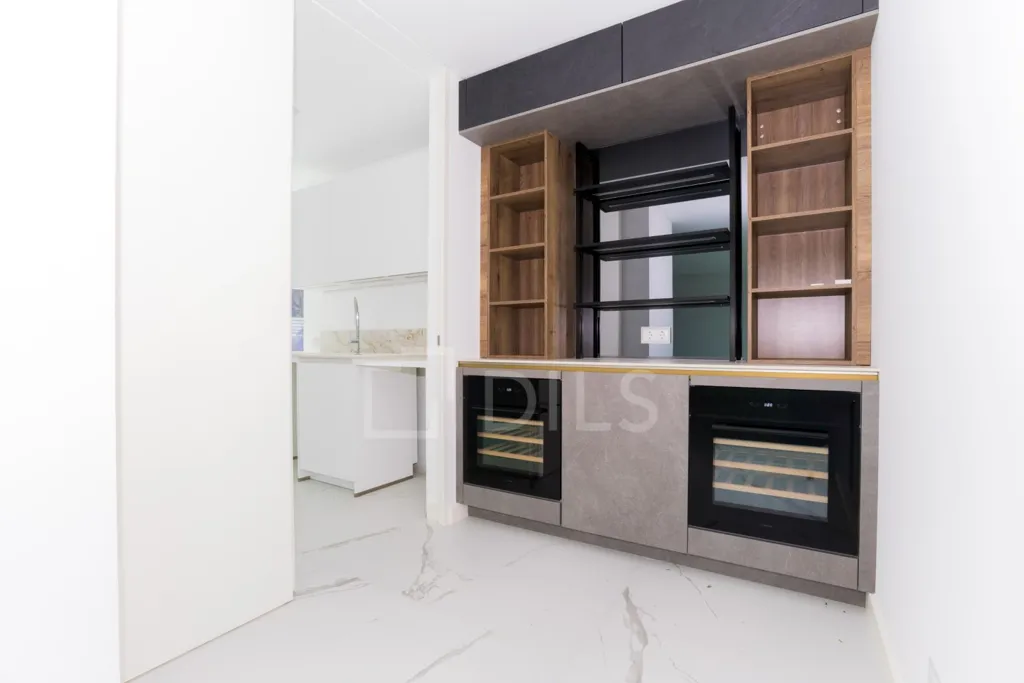 Kitchen - Contemporary T5 with Pool in Loulé