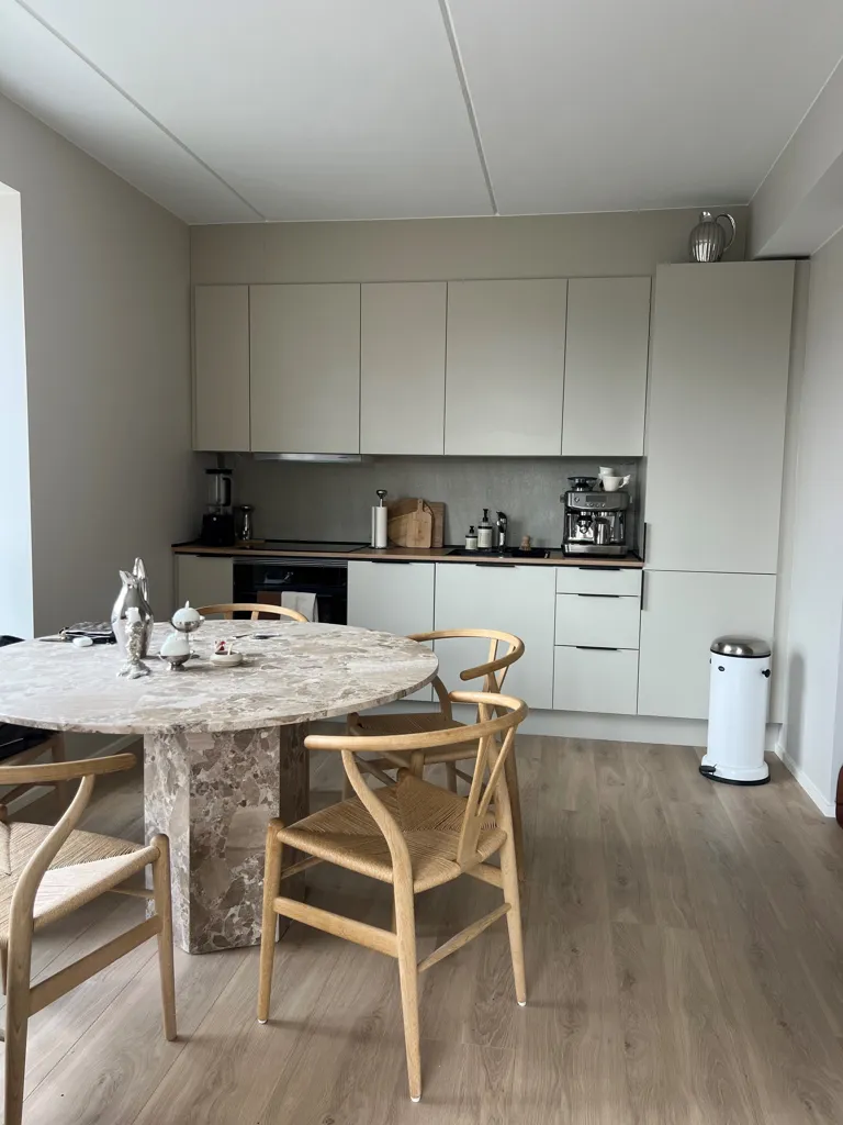 Salle à manger - 2-Bed Apartment with Balcony in Central Location