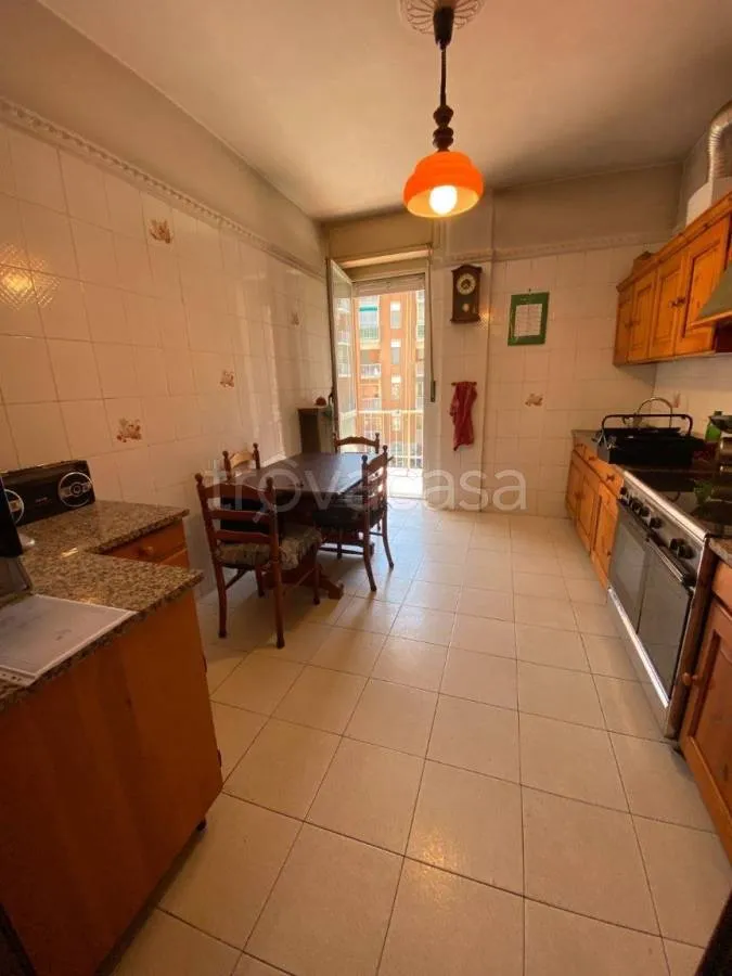 Cucina - Spacious Apartment with Balcony in Orbassano